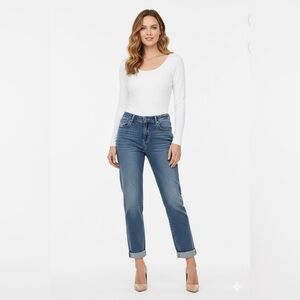 Time and Tru Women's High Rise Boyfriend Relaxed Fit Cropped  Jeans 👖